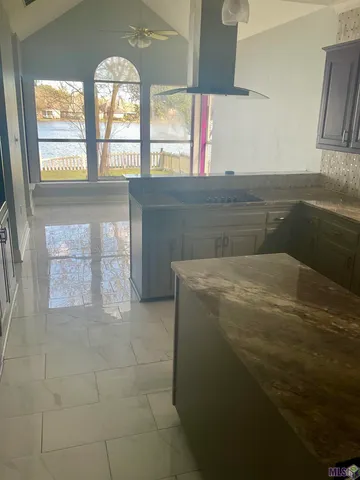 $2,400 | 17627 Lake Iris Avenue, Baton Rouge, LA 70817