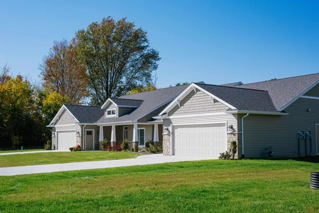 $2,250 | 3213 West Bartlett Drive, New Haven, IN 46774