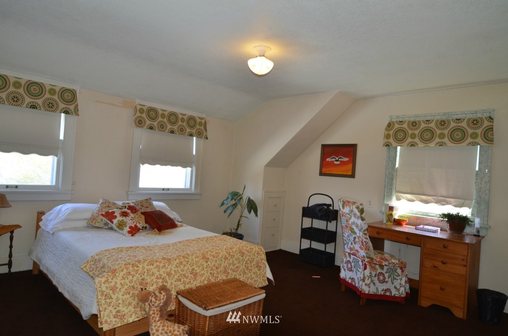 395 Minneapolis Beach Road Chelan, WA 98816 - Photo 9 of 14 Gallery Image 9