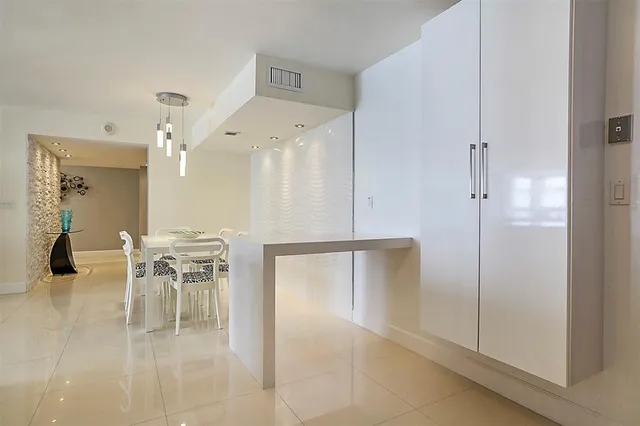 $5,950 | Undisclosed Address, Pompano Beach, FL 33062