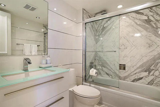 $5,950 | Undisclosed Address, Pompano Beach, FL 33062