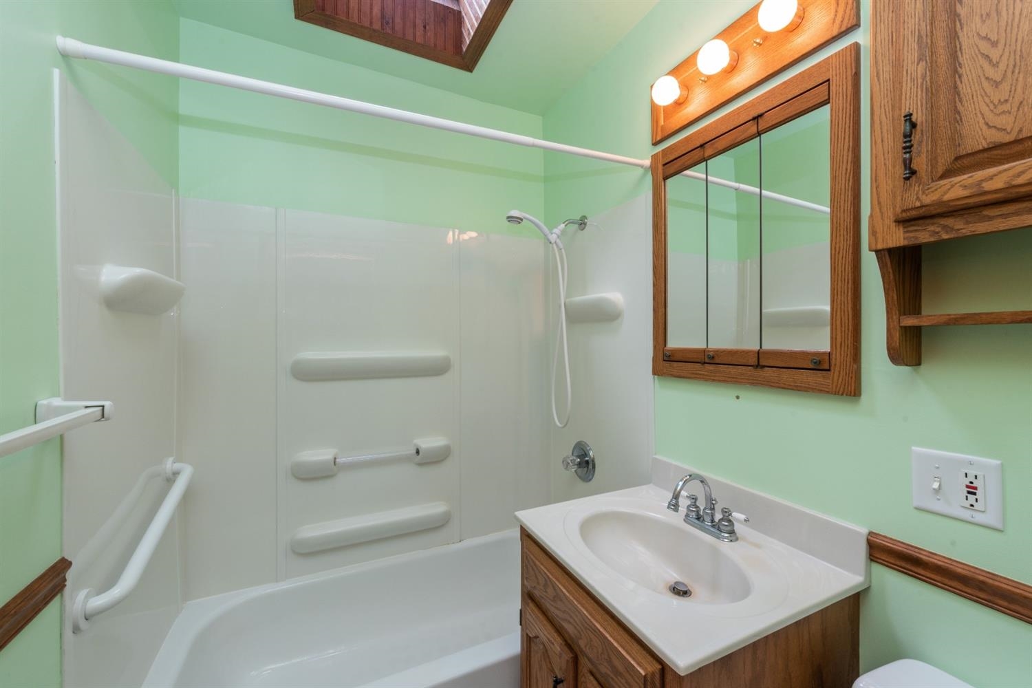 318 North Rensselaer Street Griffith, IN 46319 - Photo 8 of 10 1500x1000