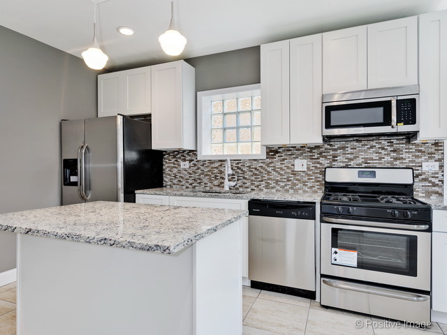 2910 North Long Avenue Chicago, IL 60641 - Photo 9 of 23