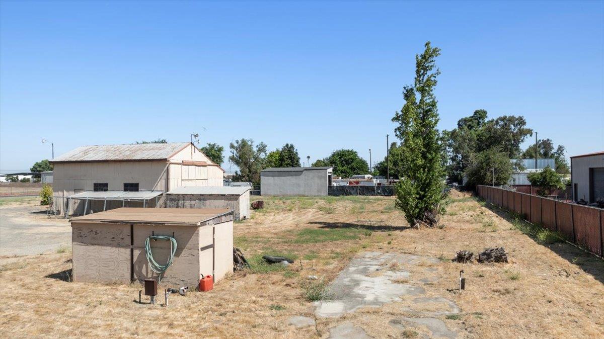 140 Swanson Road Manteca, CA 95337 - Photo 15 of 26 a view of a terrace with chairs
