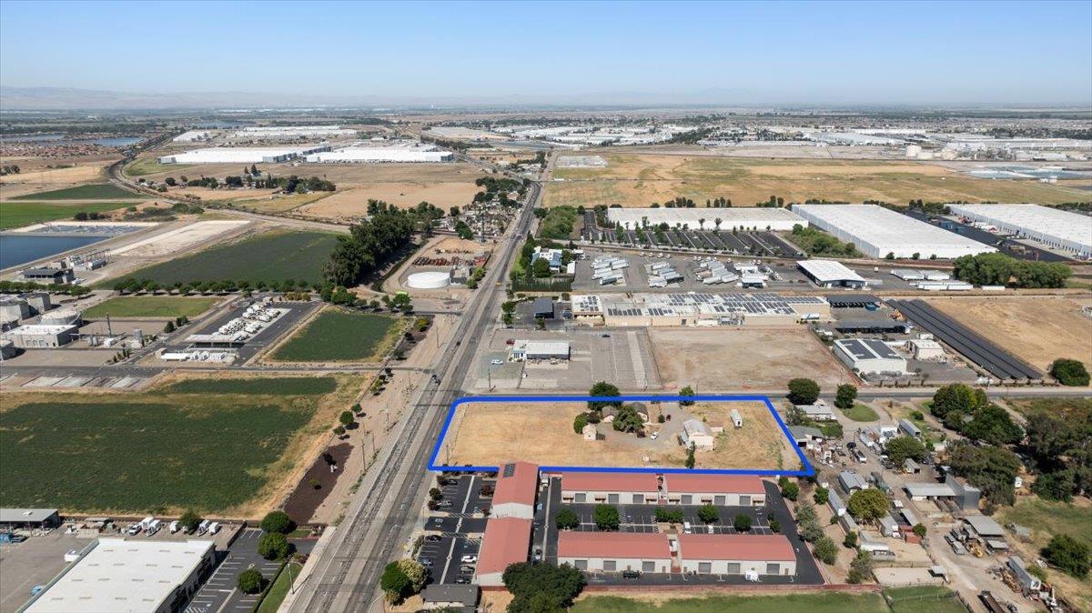 140 Swanson Road Manteca, CA 95337 - Photo 23 of 26 an aerial view of residential building and ocean