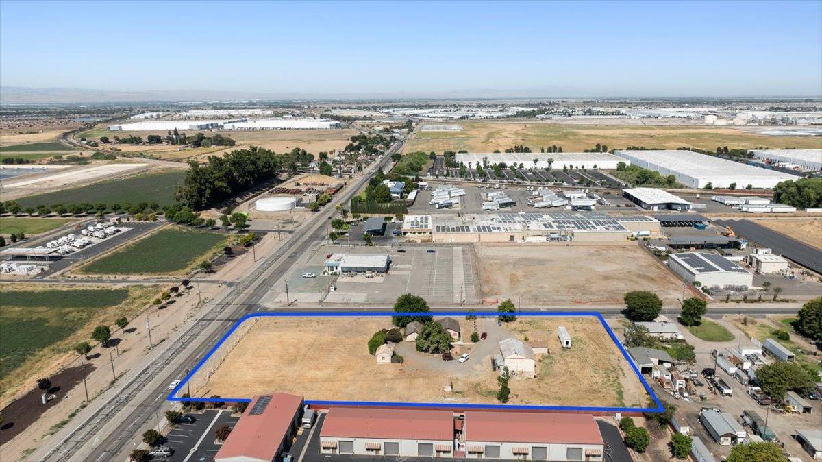 140 Swanson Road Manteca, CA 95337 - Photo 3 of 26 a view of a city