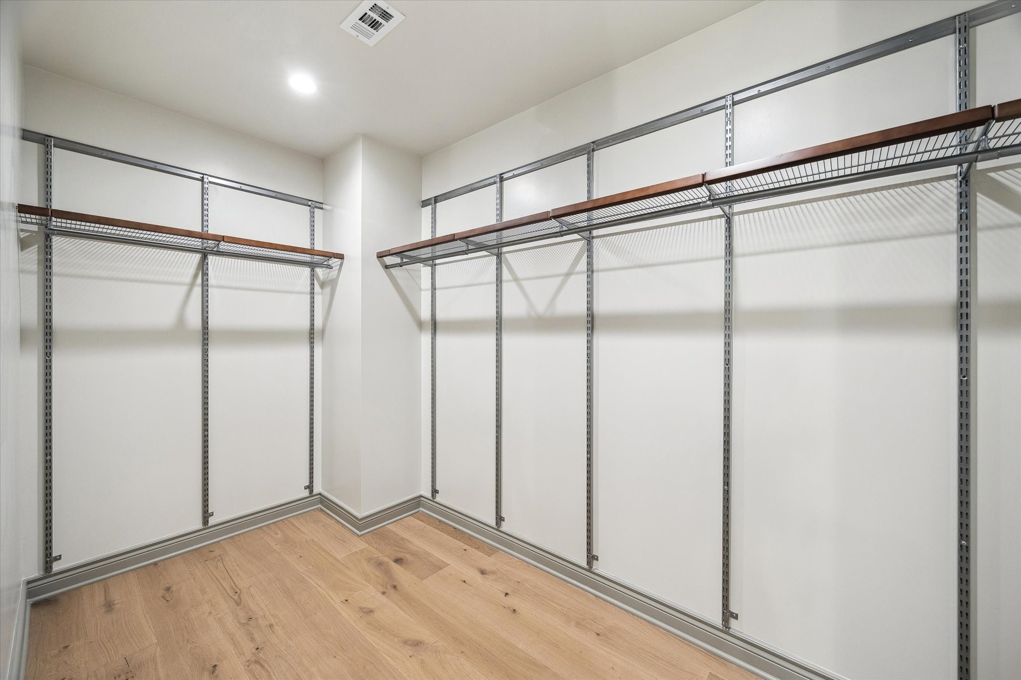 1717 Bissonnet Street, Unit 508 Houston, TX 77005 - Photo 23 of 34 a view of an empty room