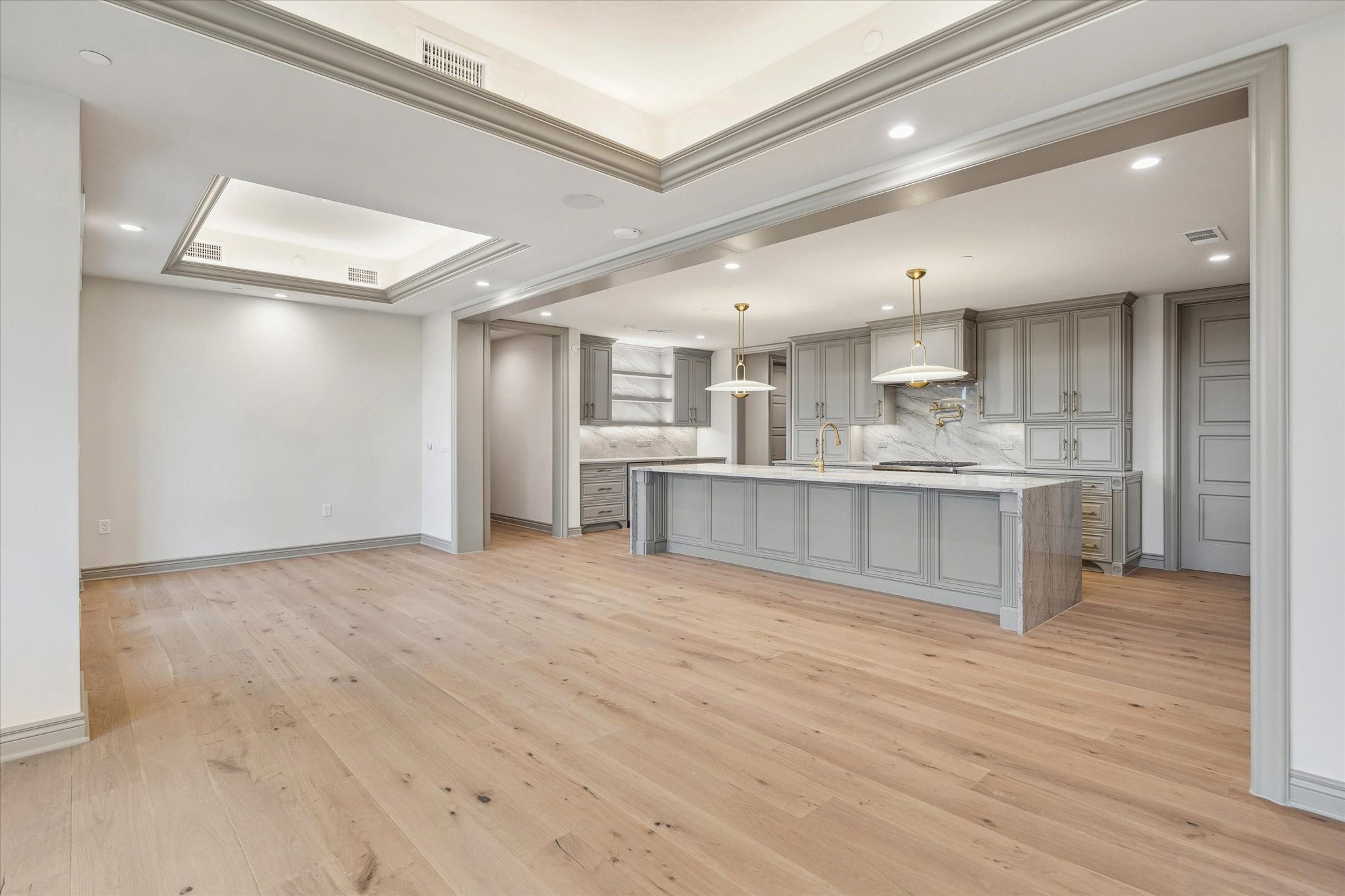1717 Bissonnet Street, Unit 508 Houston, TX 77005 - Photo 8 of 34 a view of kitchen with kitchen island and stainless steel appliances