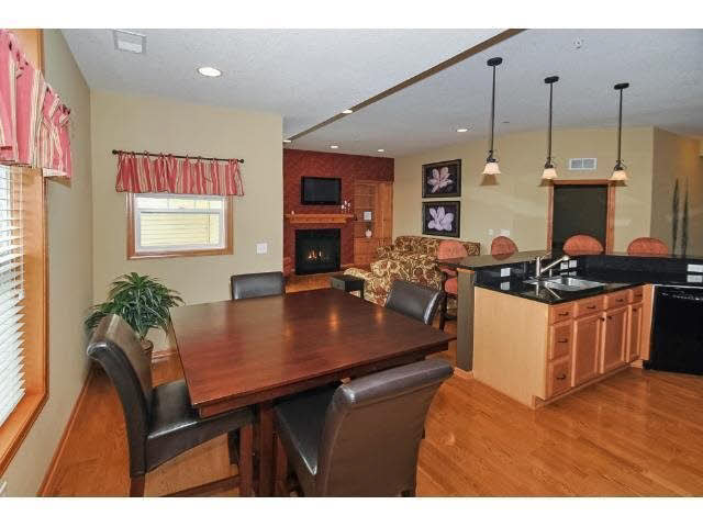 1256 County Rd D East, Unit 102 Maplewood, MN 55109 - Photo 4 of 18 Gallery Image 4