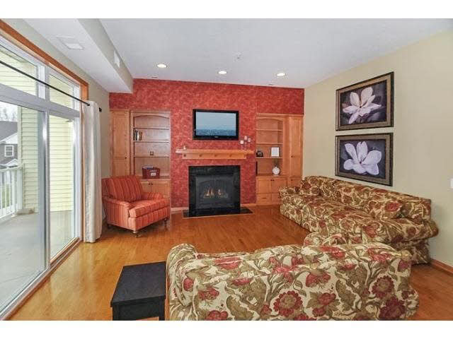 1256 County Rd D East, Unit 102 Maplewood, MN 55109 - Photo 8 of 18 Gallery Image 8