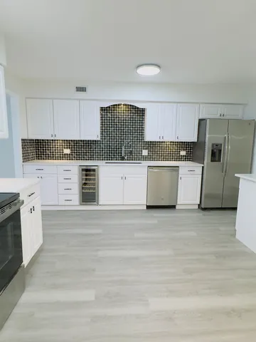 $670,000 | 1671 Mission Hills Road, Unit 201, Northbrook, IL 60062