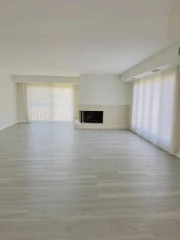 $670,000 | 1671 Mission Hills Road, Unit 201, Northbrook, IL 60062