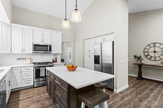 $490,000 | 1329 Westbrooke Terrace Drive, Ballwin, MO 63021