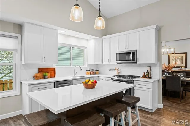 $490,000 | 1329 Westbrooke Terrace Drive, Ballwin, MO 63021