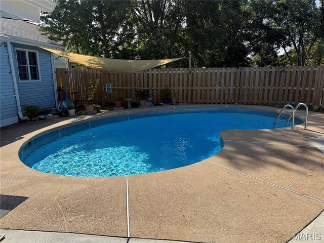 $490,000 | 1329 Westbrooke Terrace Drive, Ballwin, MO 63021