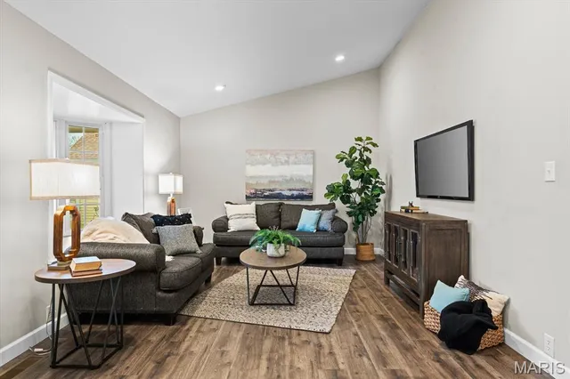 $490,000 | 1329 Westbrooke Terrace Drive, Ballwin, MO 63021