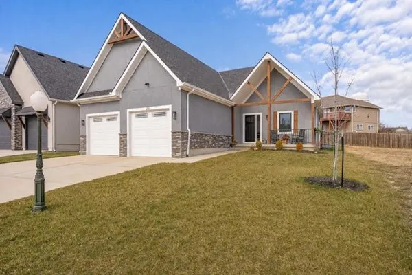 $495,000 | 2110 Chateau Place, Raymore, MO 64083