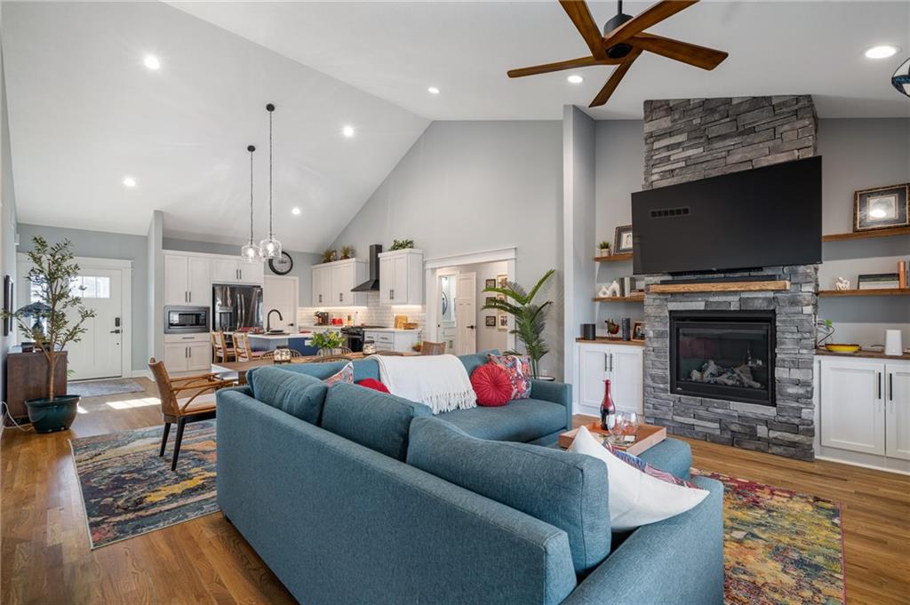 2110 Chateau Place Raymore, MO 64083 - Photo 3 of 28