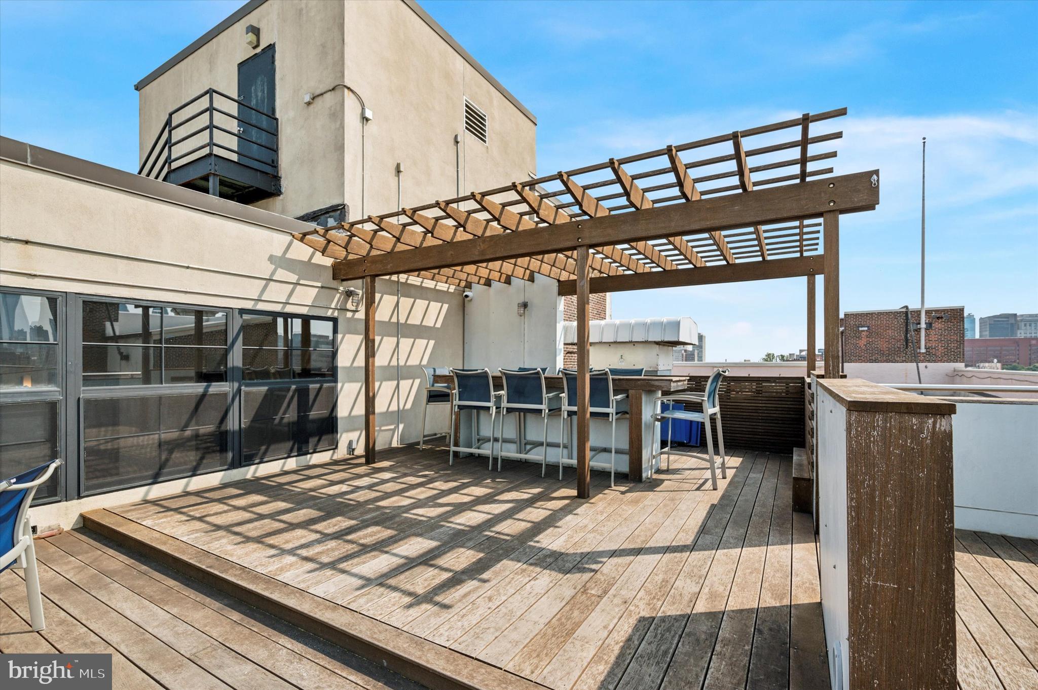 315 New Street, Unit 104 Philadelphia, PA 19106 - Photo 16 of 21