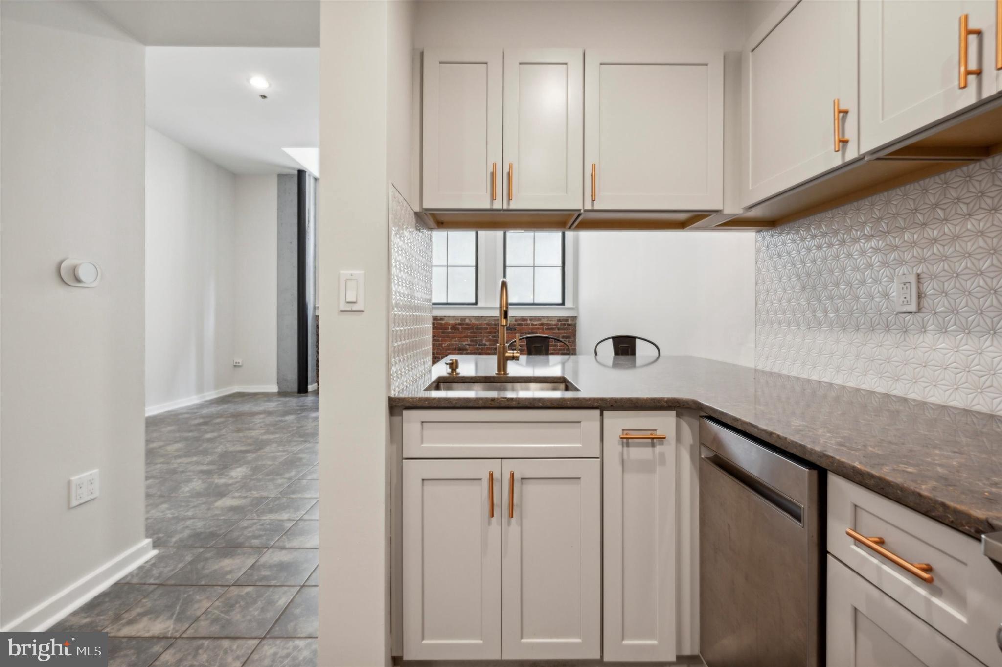 315 New Street, Unit 104 Philadelphia, PA 19106 - Photo 3 of 21