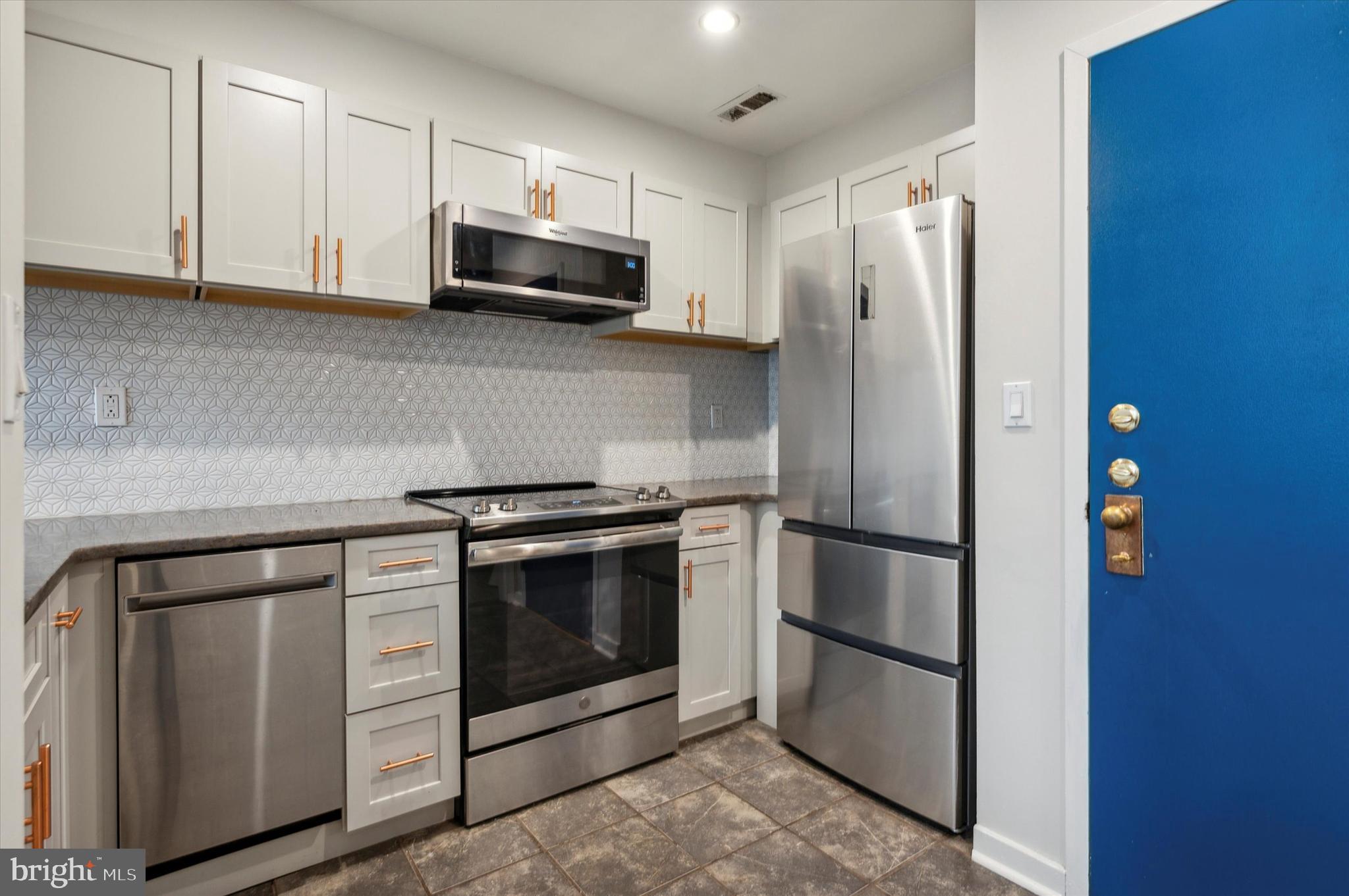 315 New Street, Unit 104 Philadelphia, PA 19106 - Photo 5 of 21