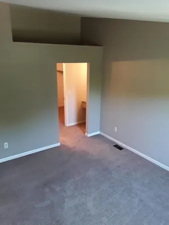 $1,900 | 38640 Evonshire, Farmington Hills, MI 48331