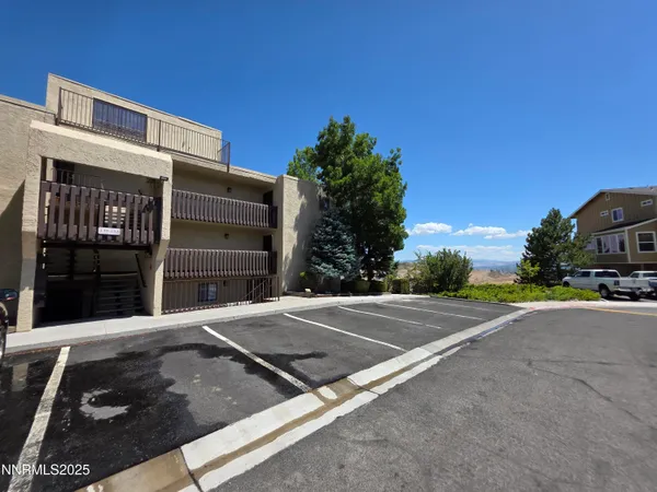 $219,500 | 139 Vista Rafael Parkway, Reno, NV 89503