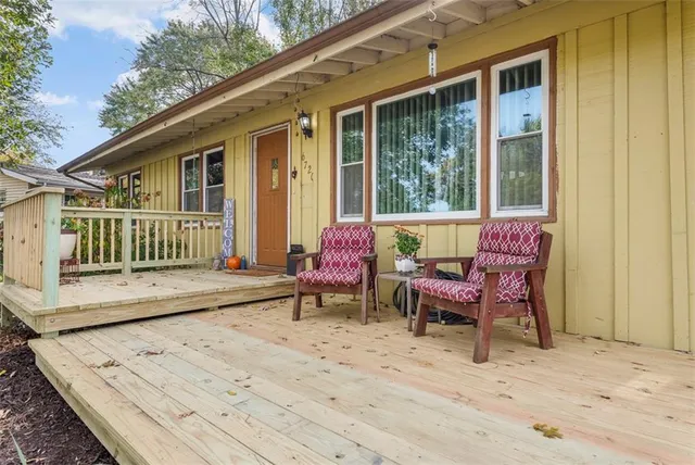 $278,000 | 6720 Hadley Lane, Overland Park, KS 66204