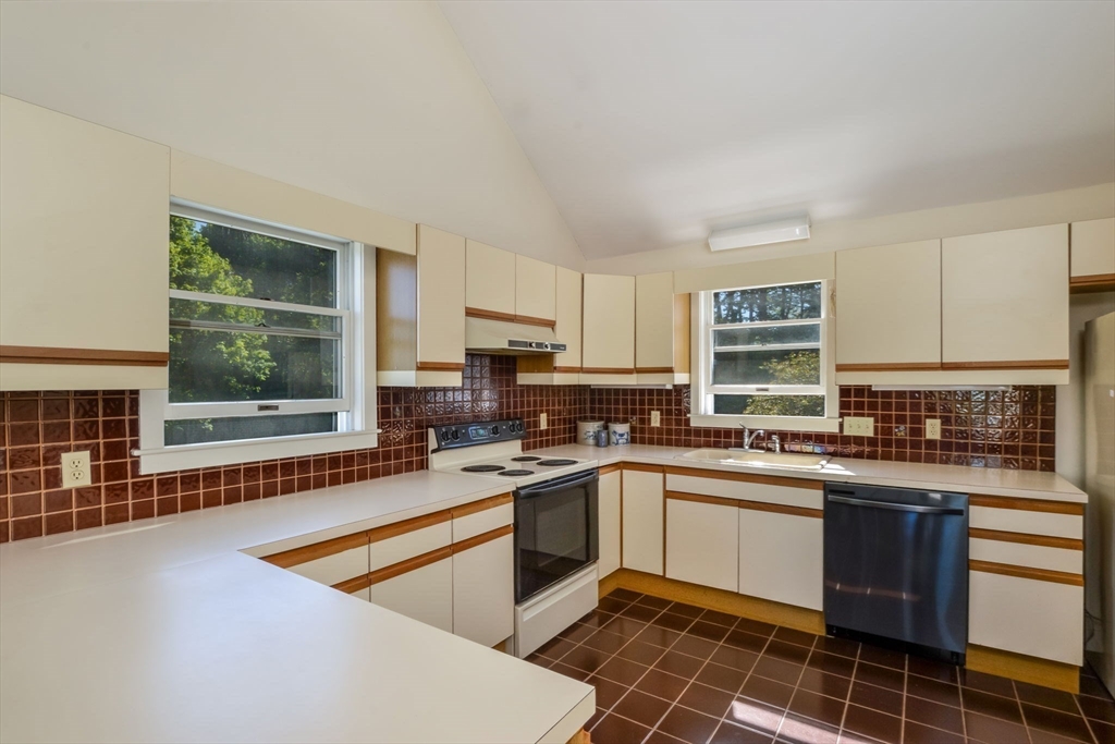 114 Tupper Road, Unit 1A Sandwich, MA 02563 - Photo 11 of 28 Gallery Image 11