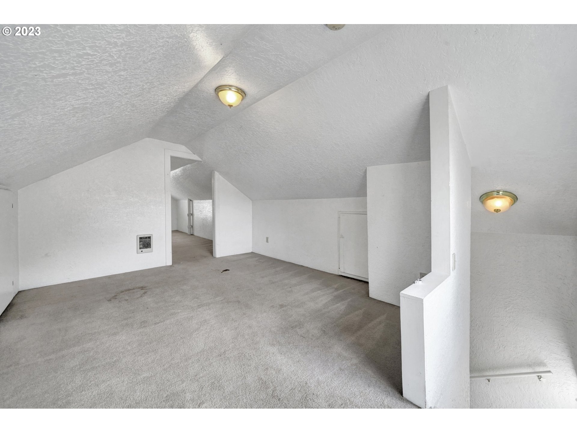 661 18th Avenue Longview, WA 98632 - Photo 23 of 39 a view of a livingroom with a cabinets