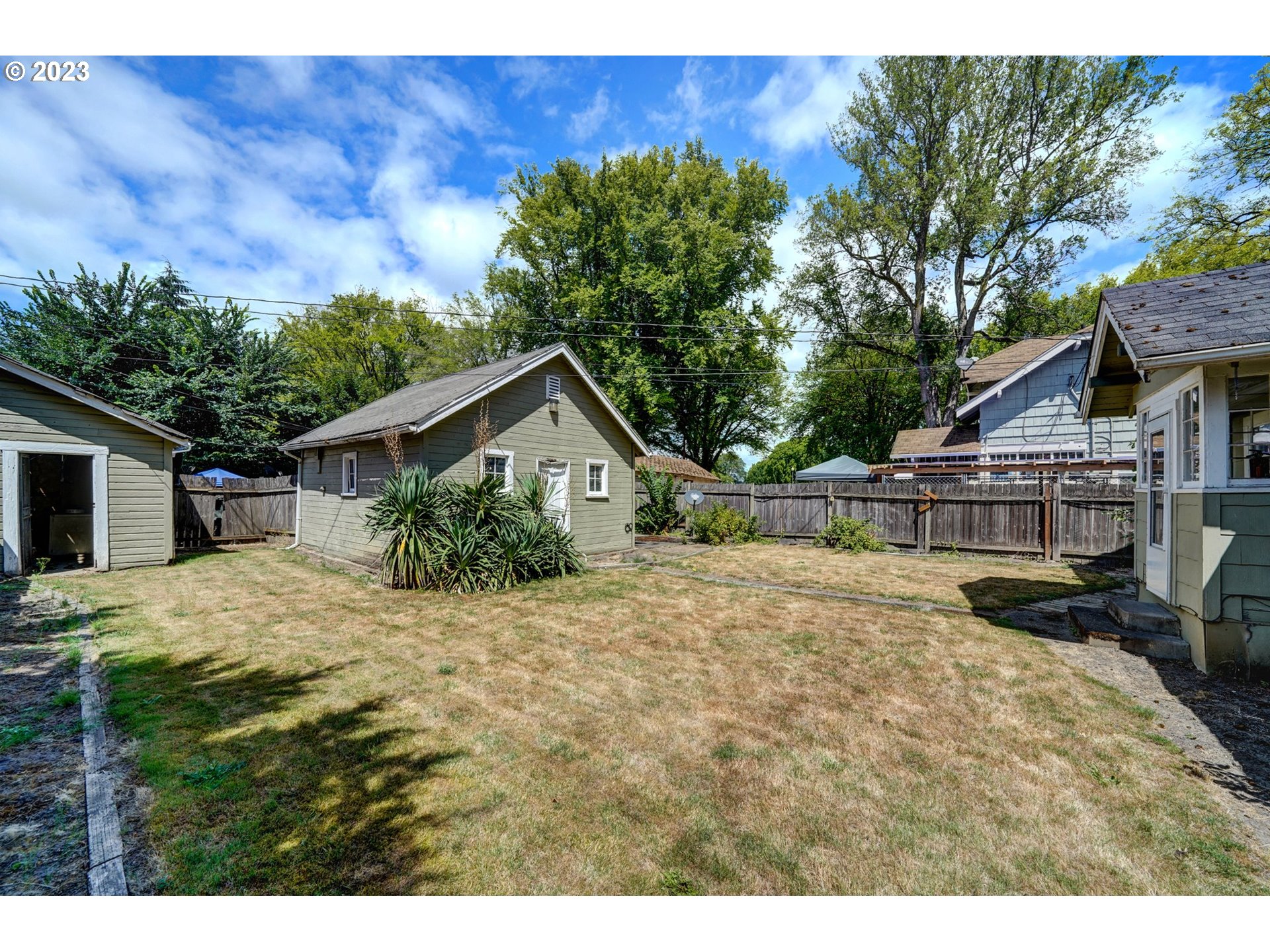 661 18th Avenue Longview, WA 98632 - Photo 33 of 39 a view of backyard of house