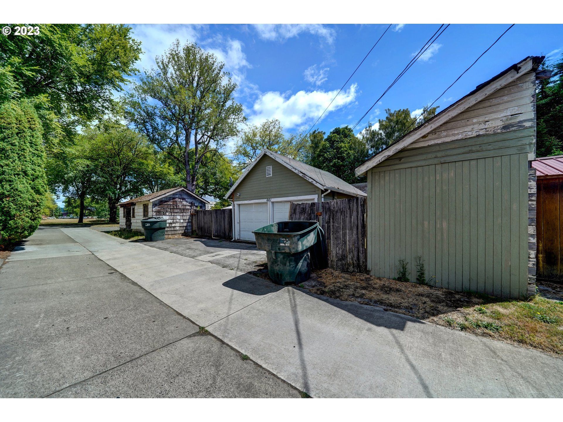 661 18th Avenue Longview, WA 98632 - Photo 37 of 39 a house view with a backyard space