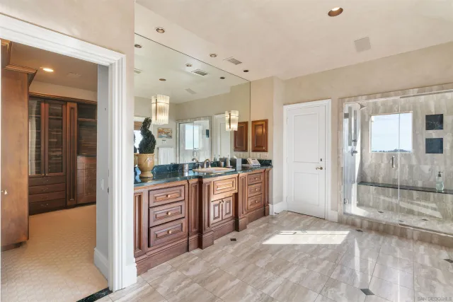 a view of walk in closet