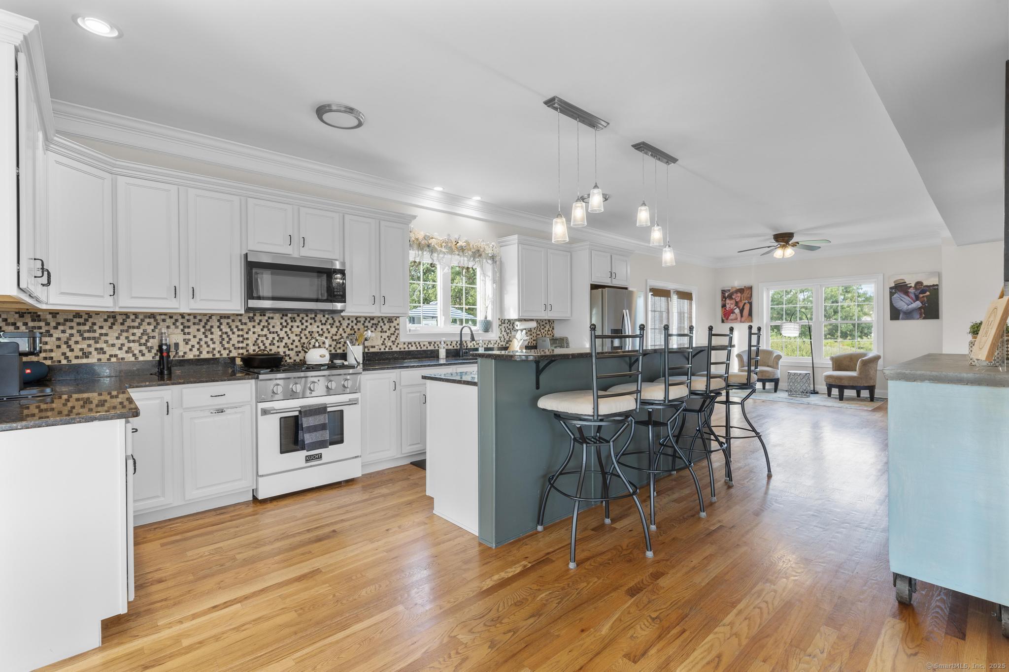 44 Meadow View Road New Haven, CT 06512 - Photo 13 of 40