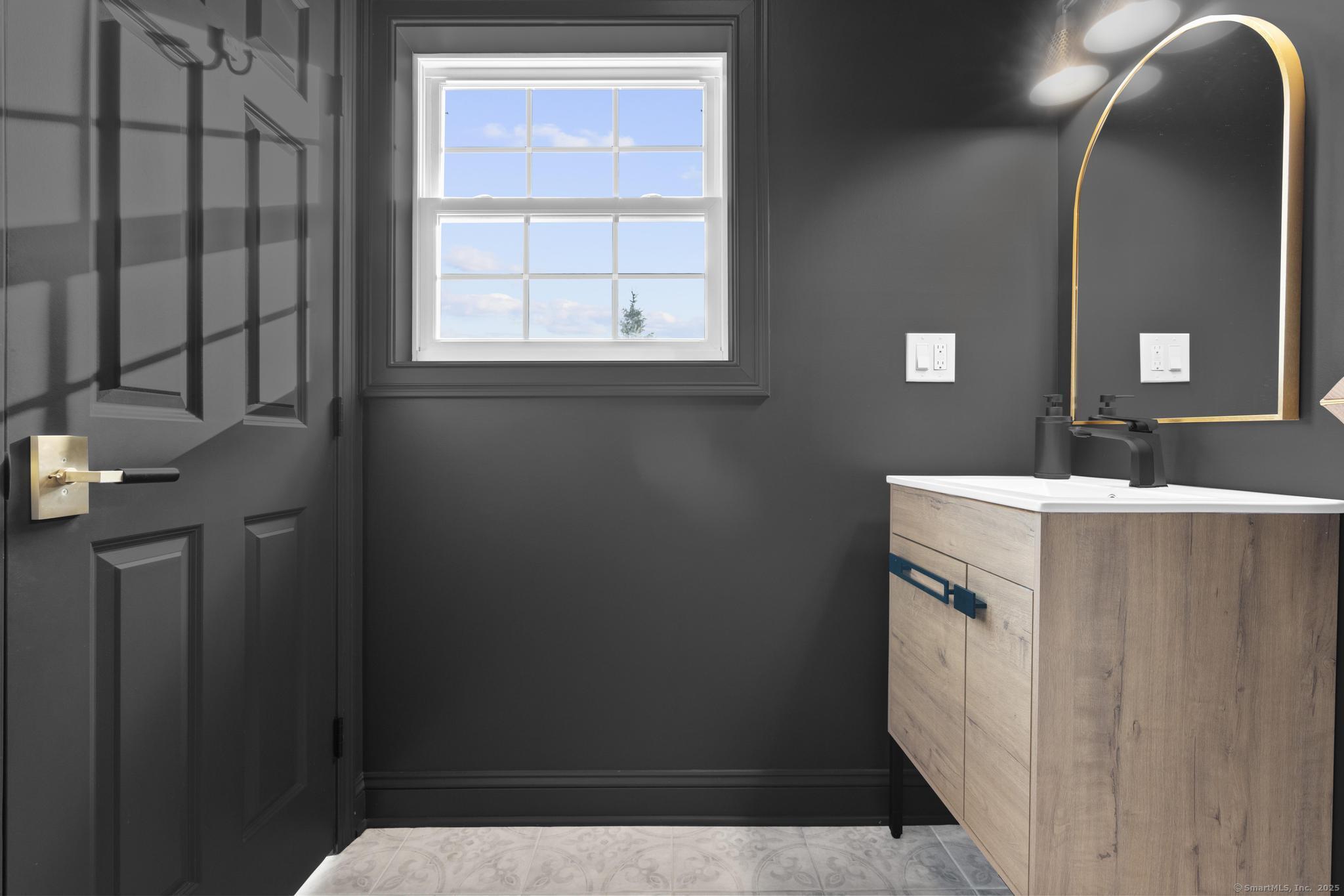 44 Meadow View Road New Haven, CT 06512 - Photo 16 of 40