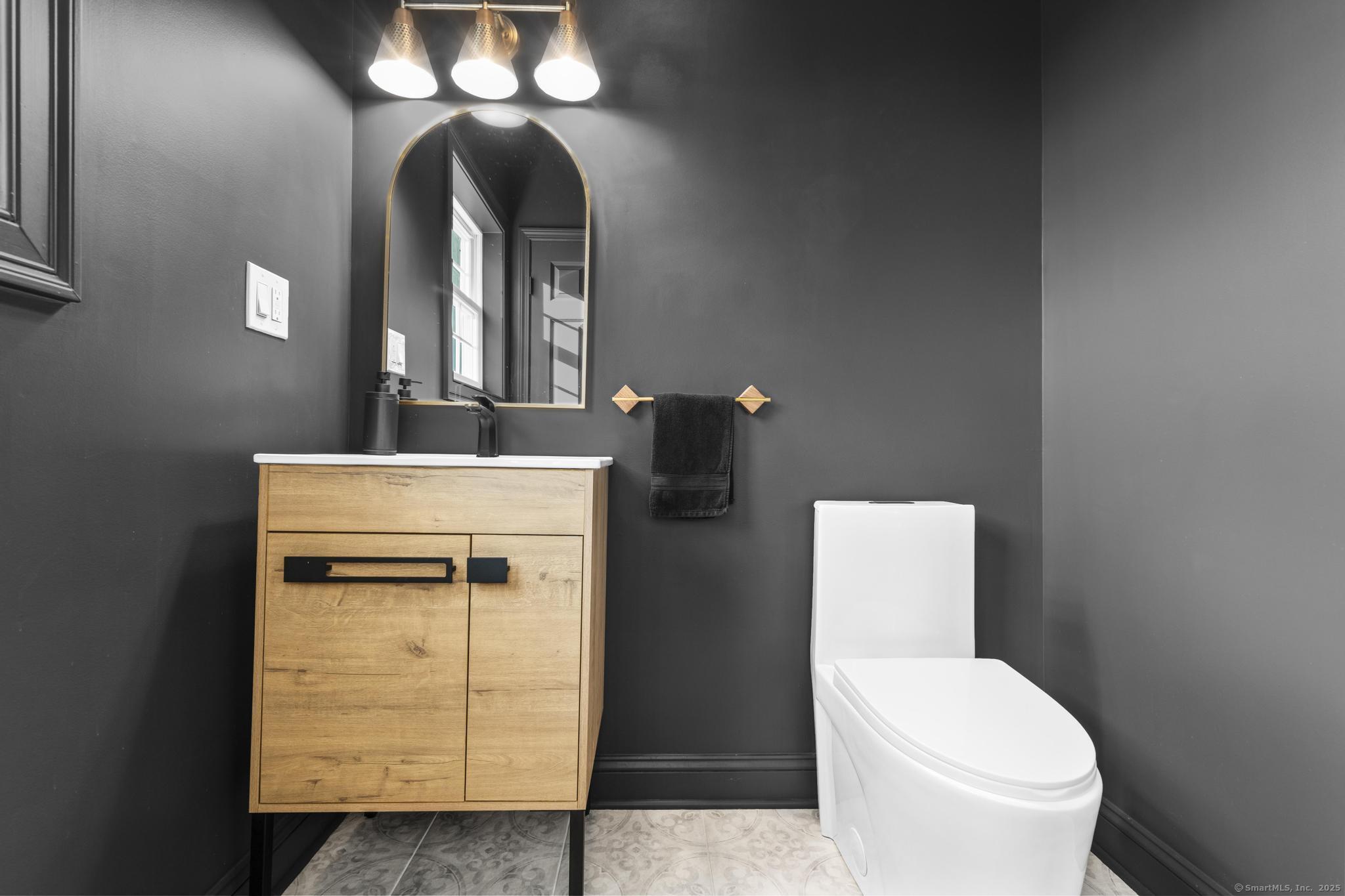 44 Meadow View Road New Haven, CT 06512 - Photo 17 of 40