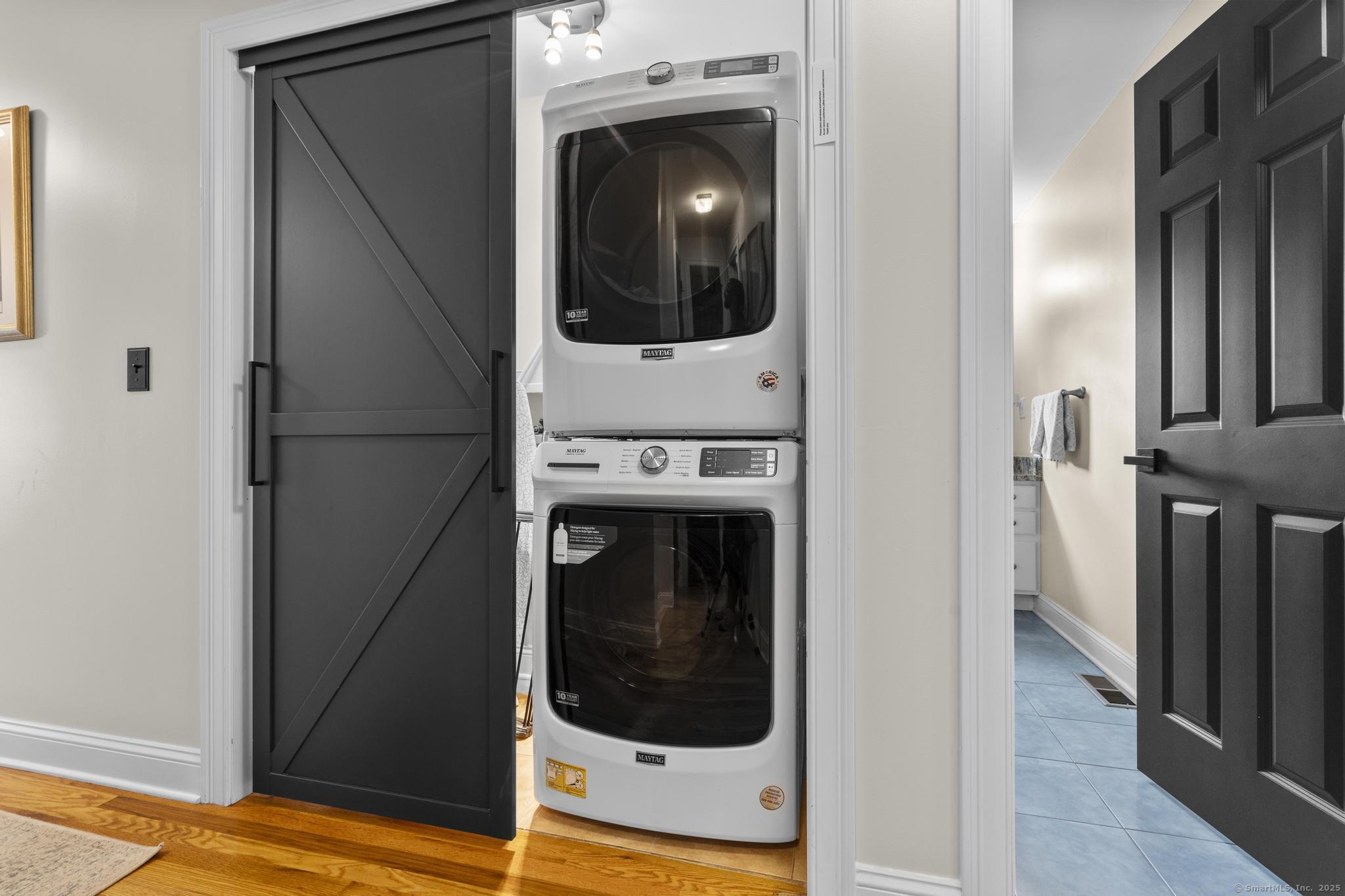 44 Meadow View Road New Haven, CT 06512 - Photo 24 of 40