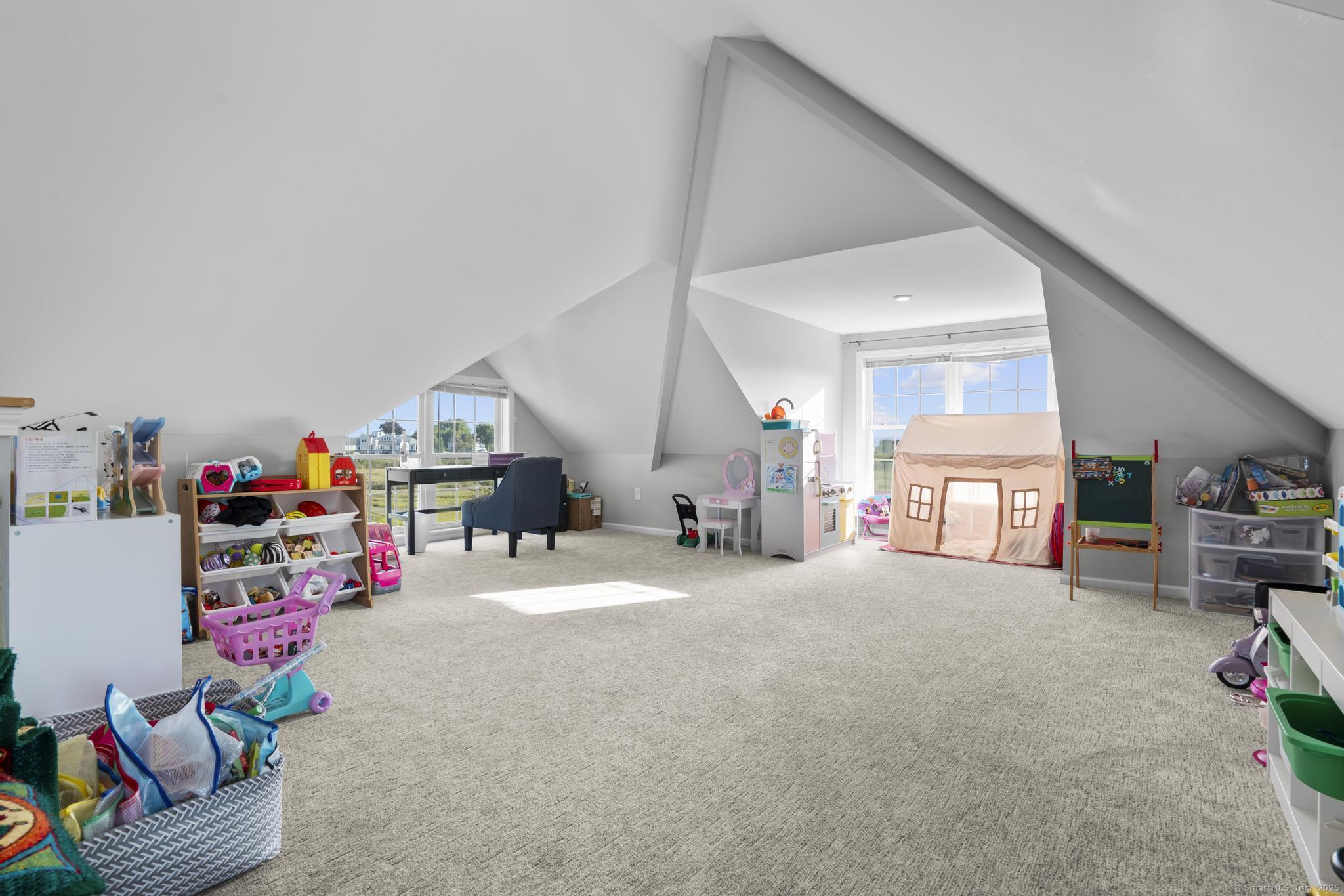 44 Meadow View Road New Haven, CT 06512 - Photo 35 of 40