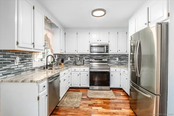 $599,900 | 17 Olde Village Circle, Unit 17, Wallingford, CT 06492