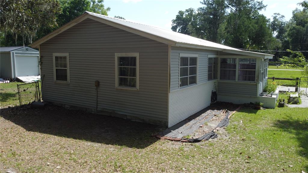 2995 Northeast 97th Street Road Anthony, FL 32617 - Photo 8 of 19