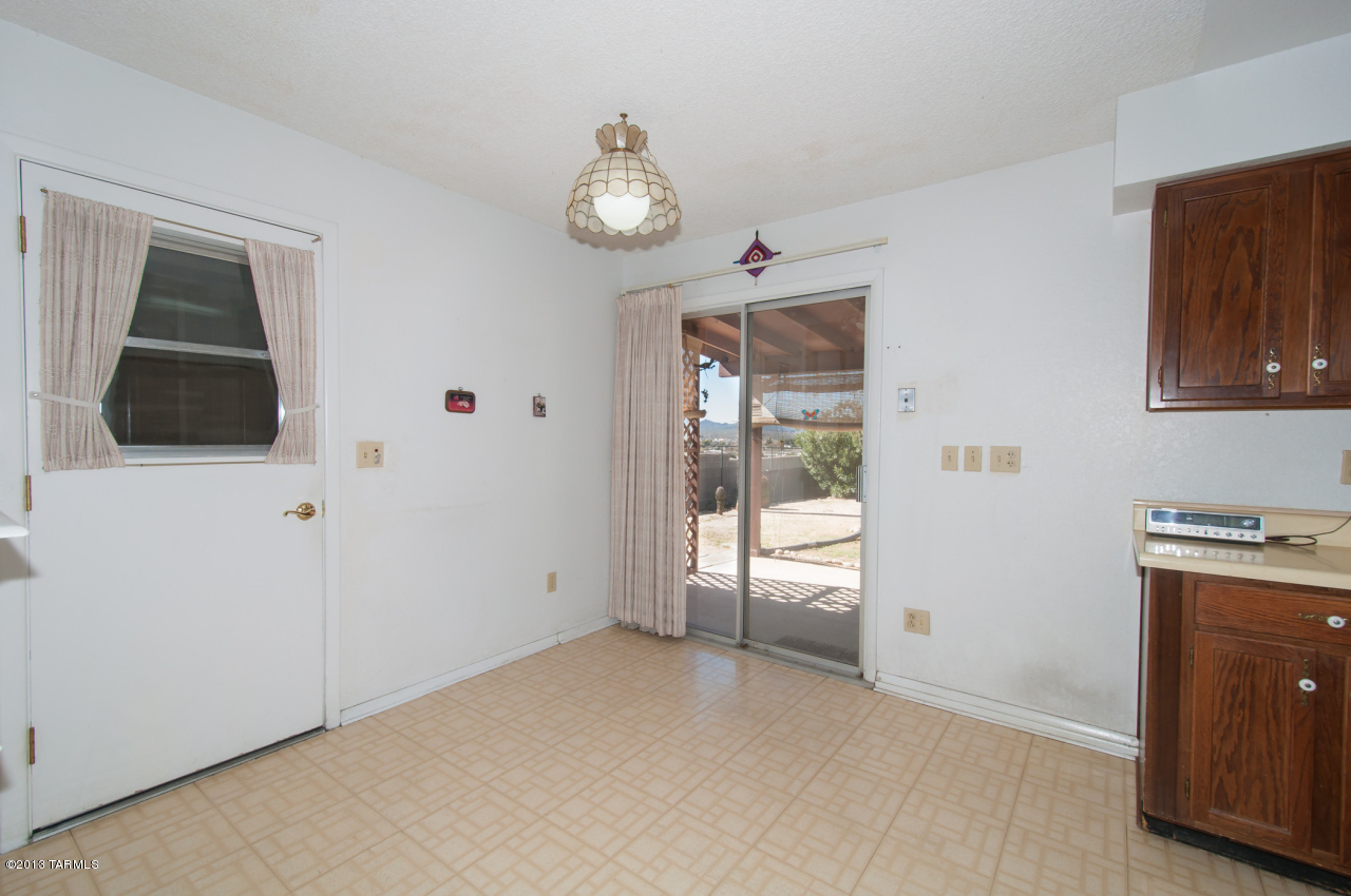 7517 North Oldfather Road Tucson, AZ 85741 - Photo 4 of 17