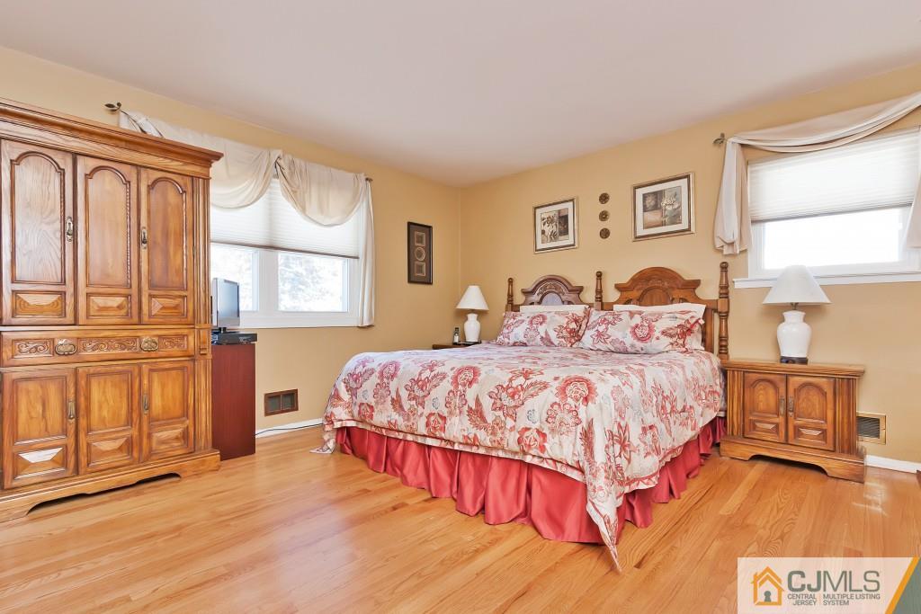 19 Ryers Lane Matawan, NJ 07747 - Photo 14 of 25 Gallery Image 14