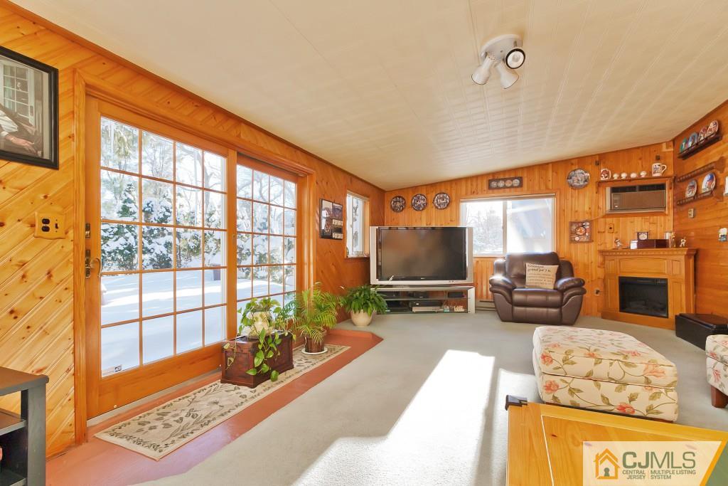 19 Ryers Lane Matawan, NJ 07747 - Photo 8 of 25 Gallery Image 8