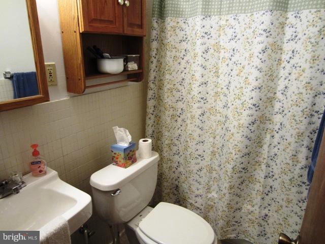 4908 Brookwood Road Baltimore, MD 21225 - Photo 2 of 16 Bath 1