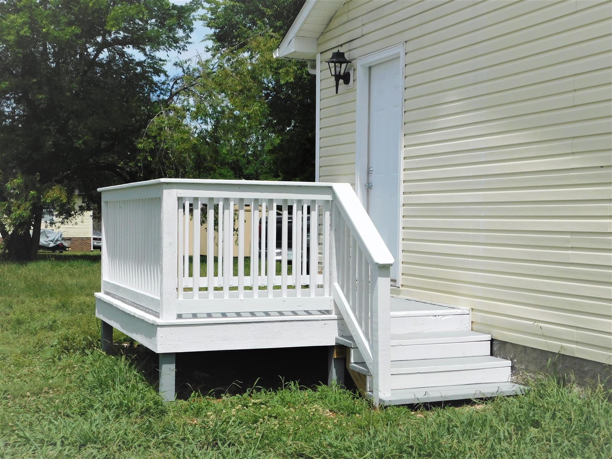 121 Rodeo Drive Columbia, TN 38401 - Photo 10 of 10 Side view of home showing new deck.