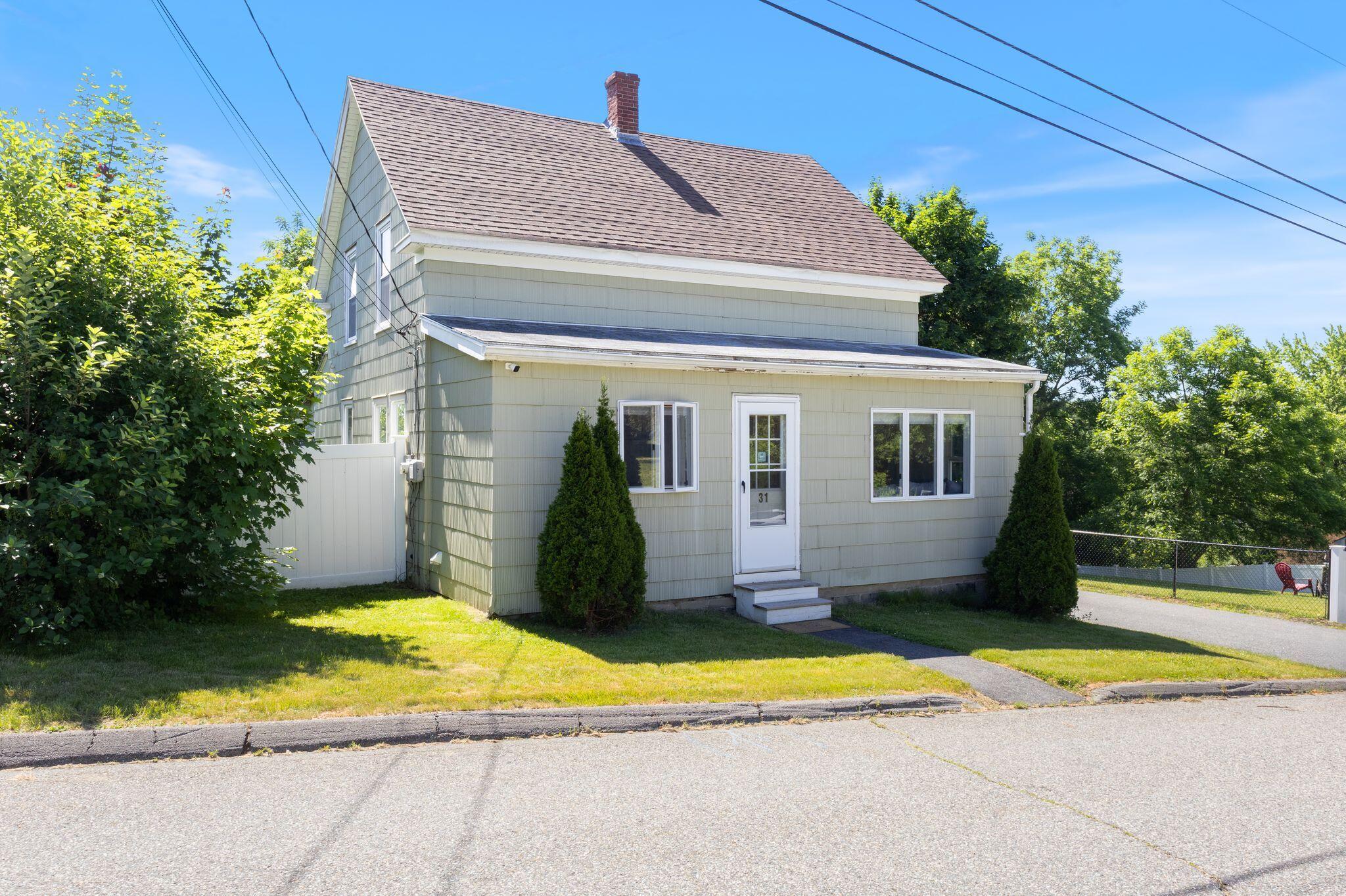 31 Dill Street Lewiston, ME 04240 - Photo 3 of 29 Front