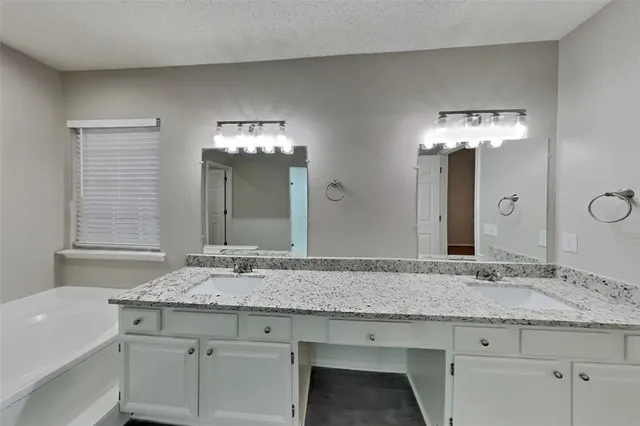 $2,550 | 6204 Pennsylvania Avenue, Arlington, TX 76017