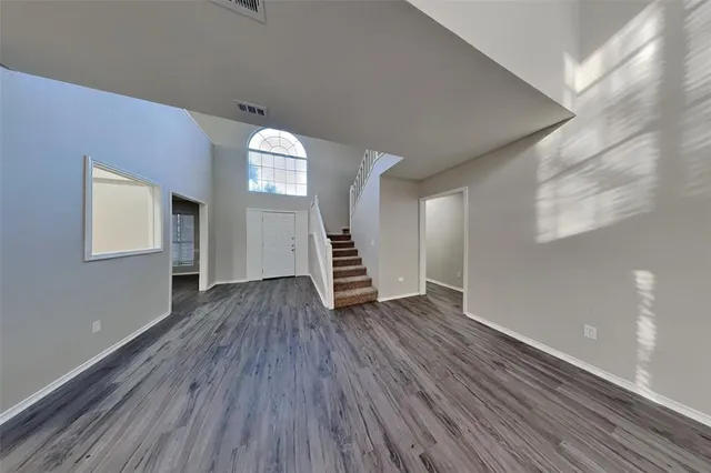 $2,550 | 6204 Pennsylvania Avenue, Arlington, TX 76017