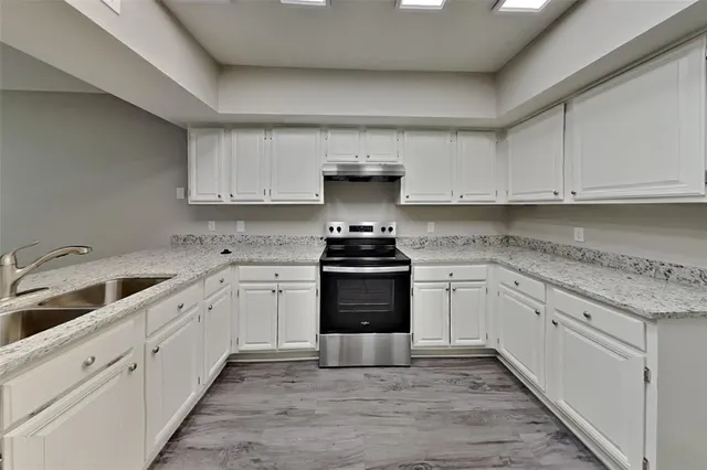 $2,550 | 6204 Pennsylvania Avenue, Arlington, TX 76017