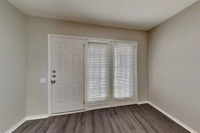 $2,550 | 6204 Pennsylvania Avenue, Arlington, TX 76017